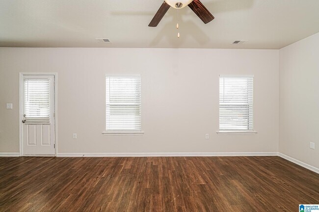 Foto del edificio - 1064 Pilgrim Ln