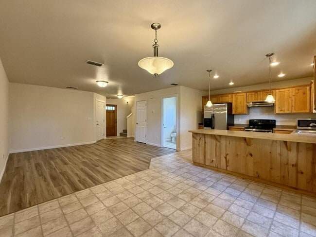 Building Photo - 2149 NW Tara Ln