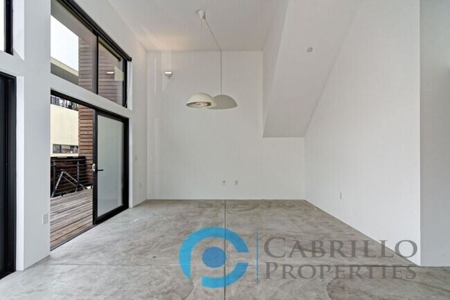 Foto del edificio - 3771 Centre St