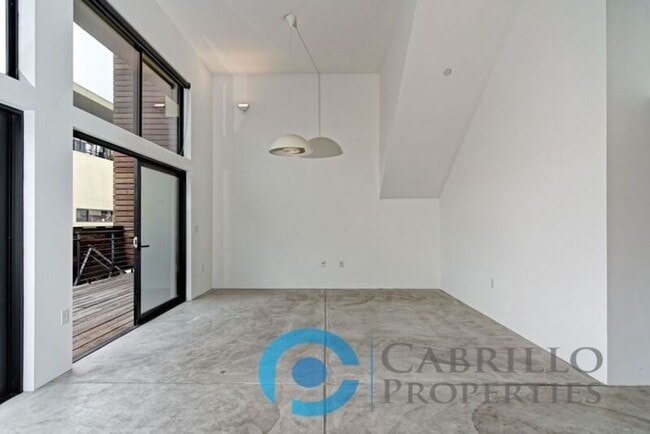 Foto del edificio - 3771 Centre St