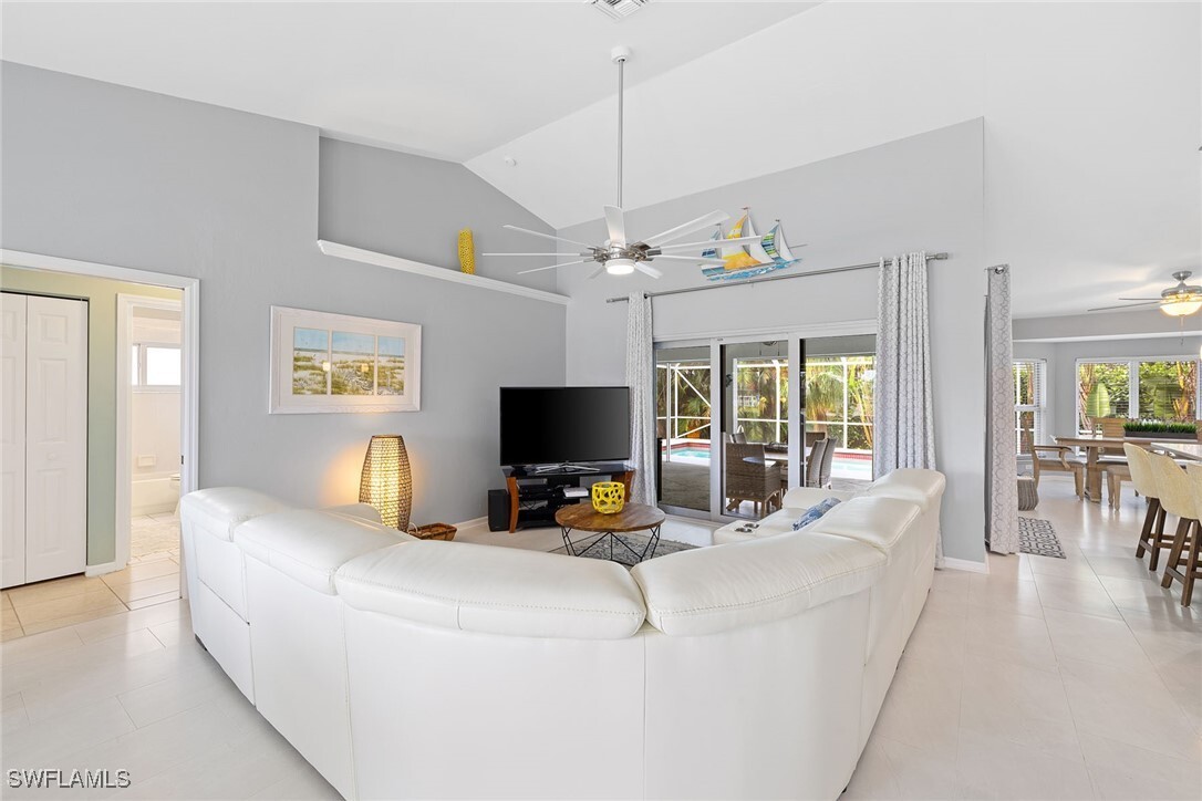 Foto principal - 690 Amber Dr