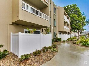 Building Photo - 3030 Suncrest Dr