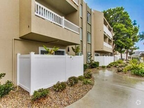 Building Photo - 3030 Suncrest Dr