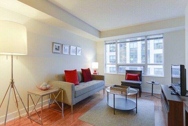 Building Photo - 325 Front St W