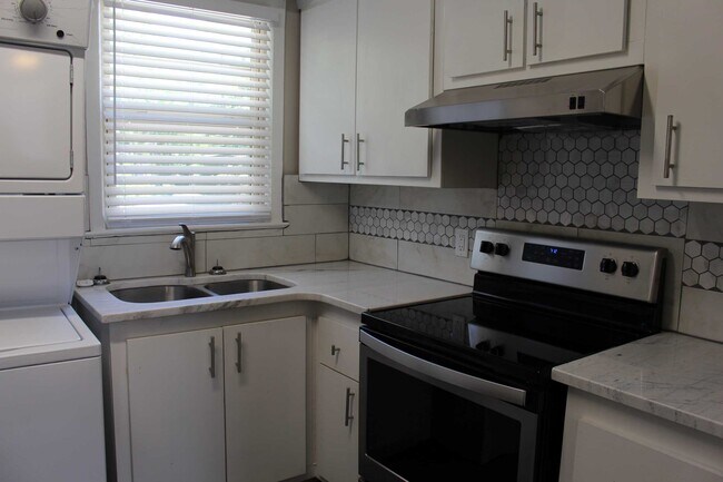 Foto del edificio - 1701 Williams St
