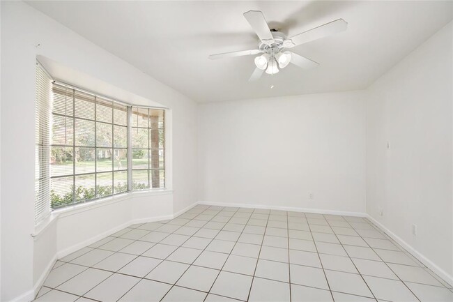 Building Photo - 10707 Glenfield Ct
