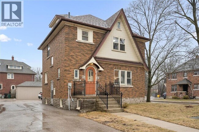 Building Photo - 317 Frederick St