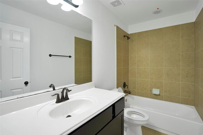 Foto del edificio - 9214 St Laurent Ln