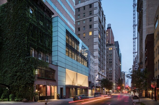 Foto del edificio - 110 E 60th St