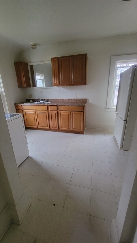 Kitchen - 4110 Cleveland Ave