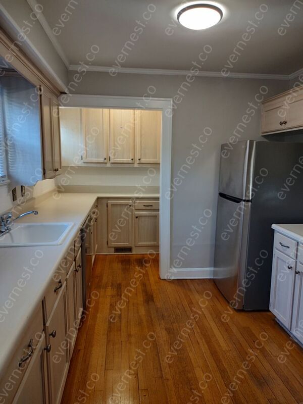 Building Photo - 6109 Charlotte St