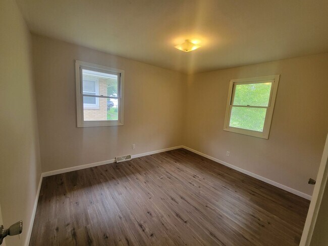 Foto del edificio - 3 +bedrooms /2 bath + Attached 2-car Garage Home -Available Now in Peoria!