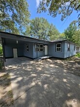 Building Photo - 3113 Tulip St