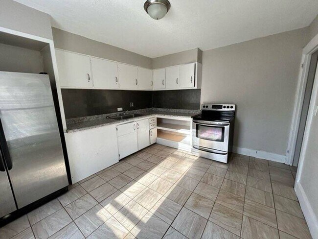 Foto del edificio - 804 E 14th St