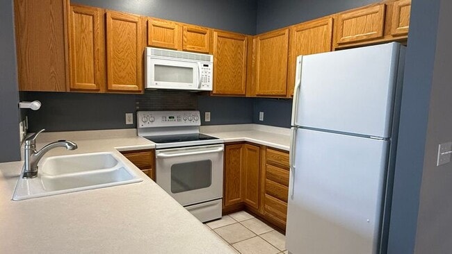 Foto del edificio - 6542 Merrimac Ln N
