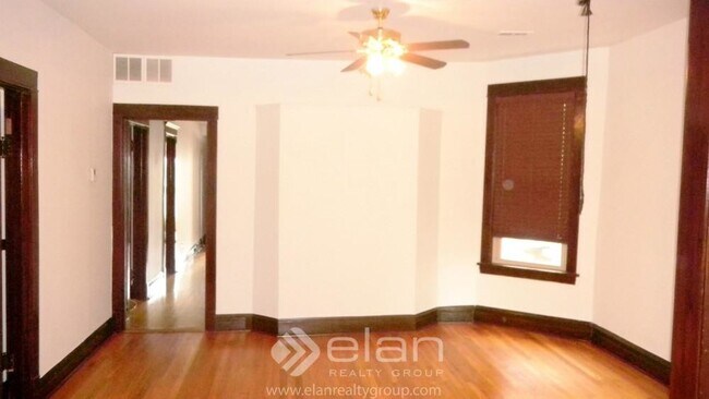 Building Photo - 1458 W Catalpa Ave