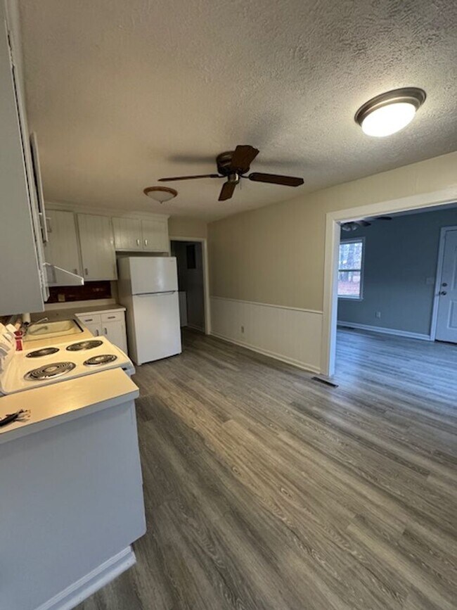 Building Photo - 1506 Scotty Dr