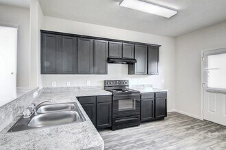 Building Photo - 2855 Silver Tree