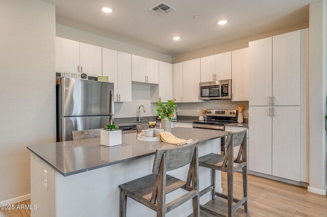 Foto del edificio - 16830 N 141st Ave