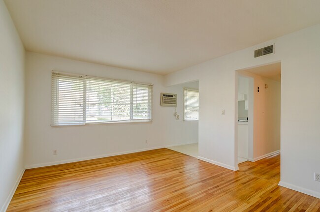 Foto del edificio - 36th Ave Apartments
