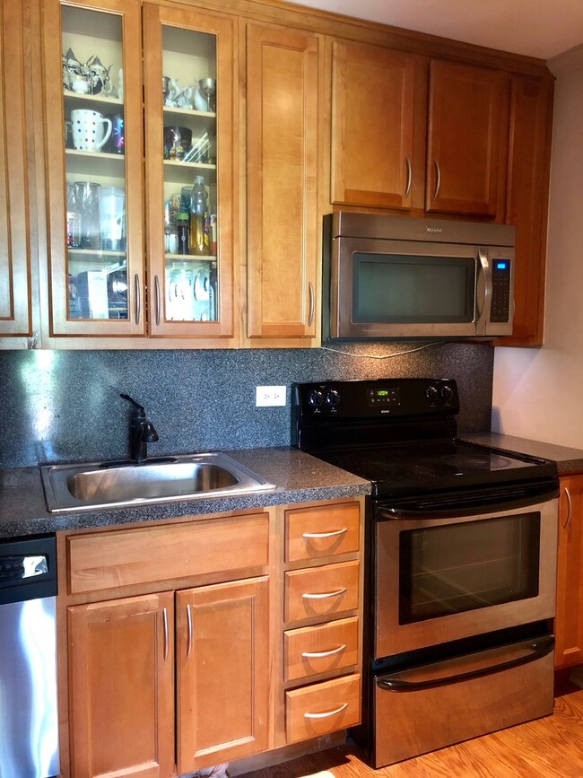 Building Photo - 2 Villa Verde Dr