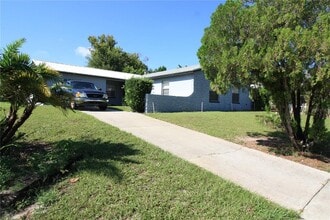 Building Photo - 390 Lilac Rd