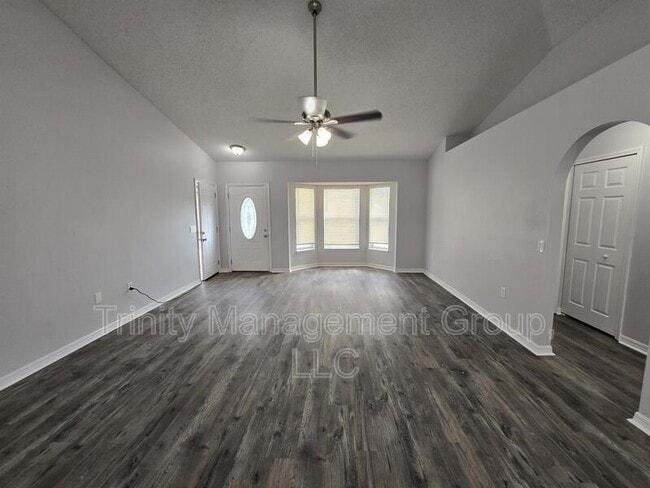 Foto del edificio - 12325 Shafton Rd