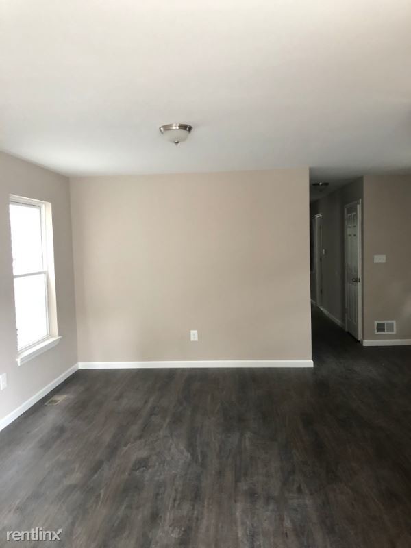 Building Photo - 3 br, 2 bath Apartment - 123 Godwin 2 Unit 2