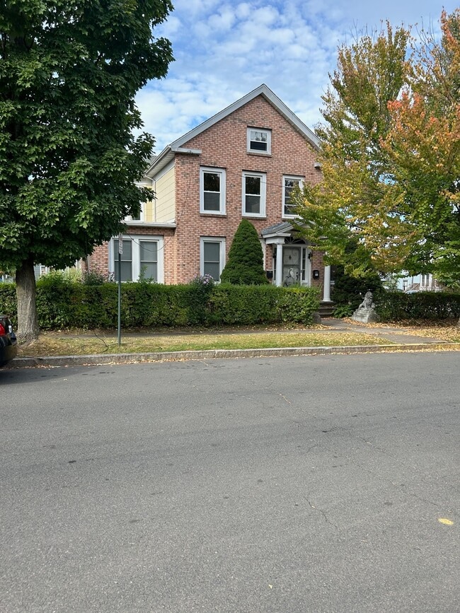 Building Photo - 59 Park Pl