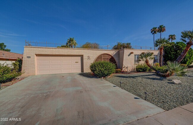 Foto del edificio - 15822 N Nicklaus Ln