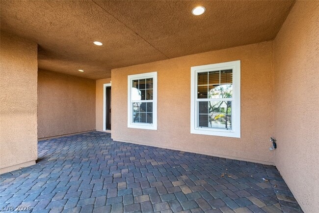 Building Photo - 3009 Camino Sereno Ave