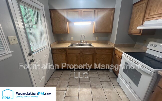 Building Photo - 3157 Baskin St