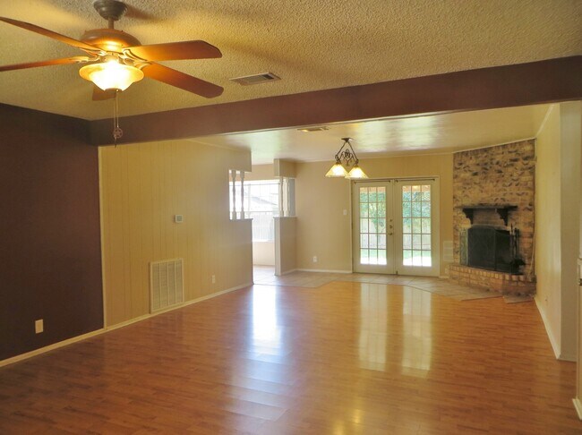 Foto del edificio - 3 Bedroom 2 Bathroom Georgetown Home