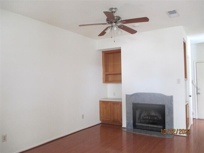Building Photo - 1103 Dulles Ave