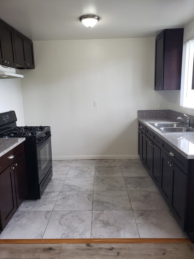 Foto del edificio - 13754 Sherman Way