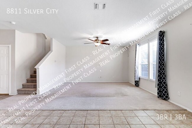 Foto del edificio - 8811 Silver City