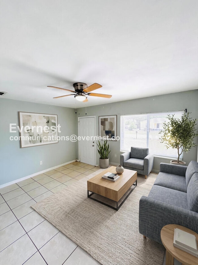 Foto del edificio - 3019 W Meadow St