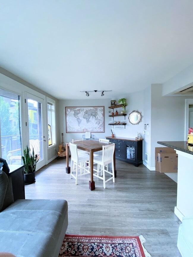 Photo - 3217 Eastlake Ave E Apartment