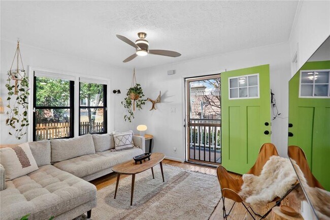 Foto del edificio - 1267 Lyle Pl NW