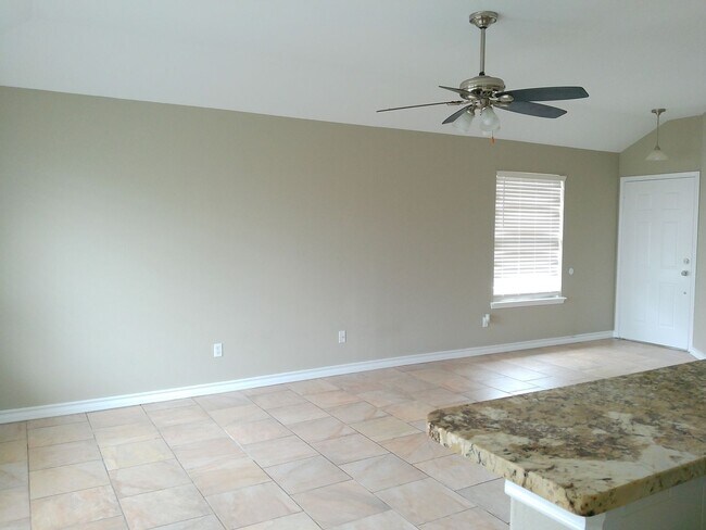 Foto del edificio - 1106 Cupertino St