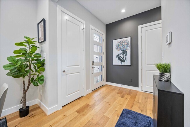 Foto del edificio - 5821 Kansas St