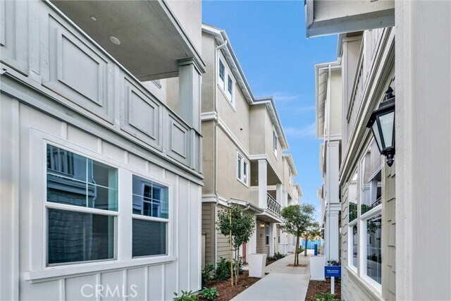 Building Photo - 1042 N Anaheim Blvd