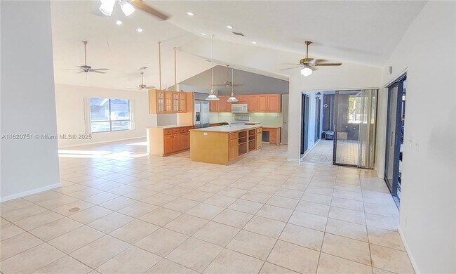 Building Photo - 9685 El Clair Ranch Rd