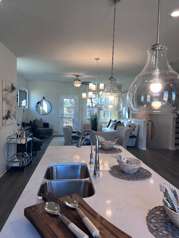 Foto del edificio - 2102 Graywell Ln
