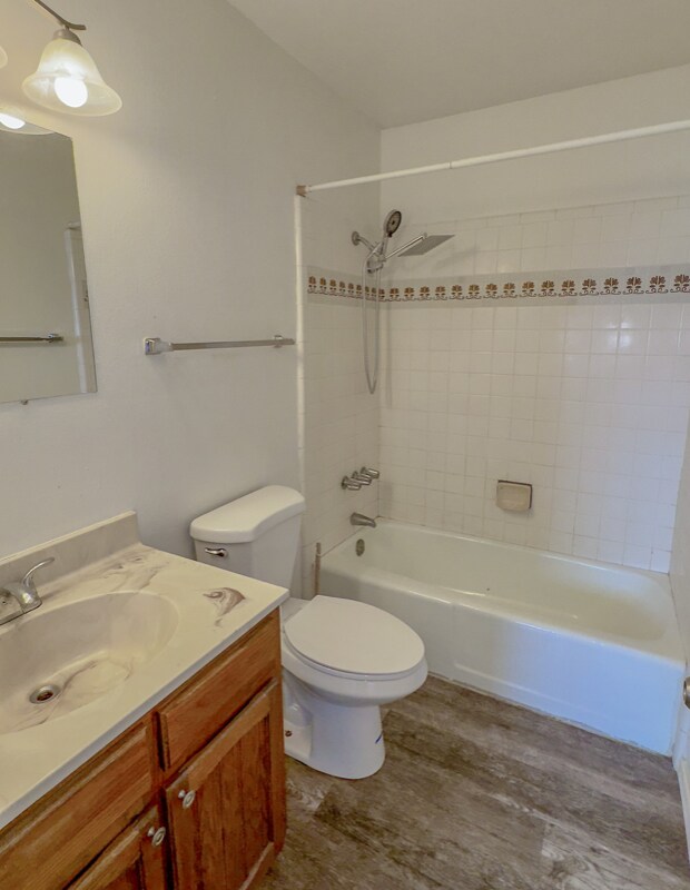 Foto del edificio - 1217 W 20th St