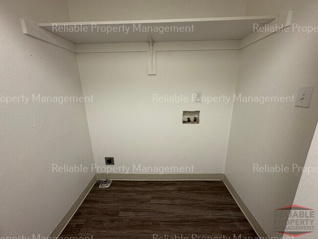 Building Photo - 2214 Meppen Dr