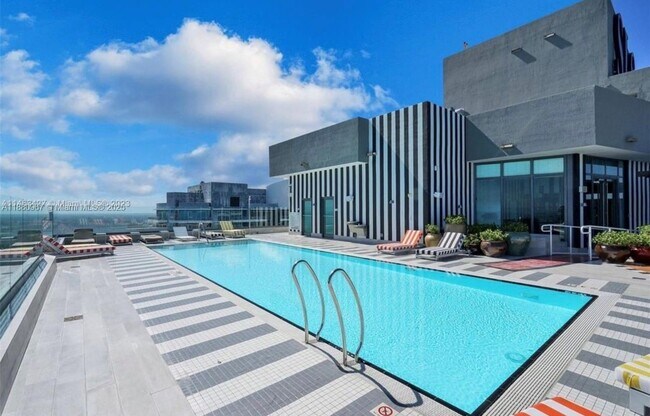 Foto del edificio - 1300 S Miami Ave