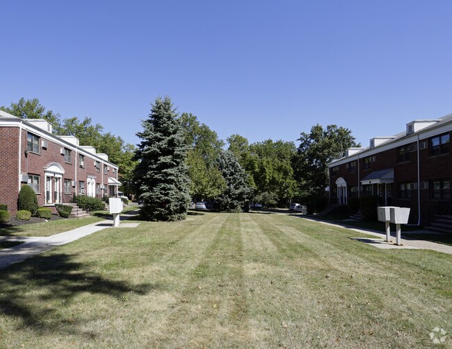 Skyline Apartments Apartments Hasbrouck Heights, NJ