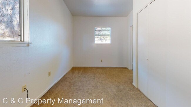 Building Photo - 2 br, 1 bath House - 966 Heacock Ave