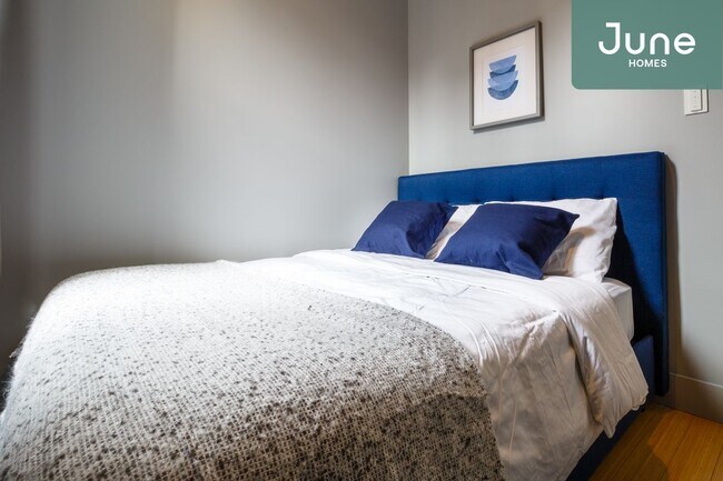 Foto del edificio - ROOM ONLY in 5-bed/2.0-bath Home